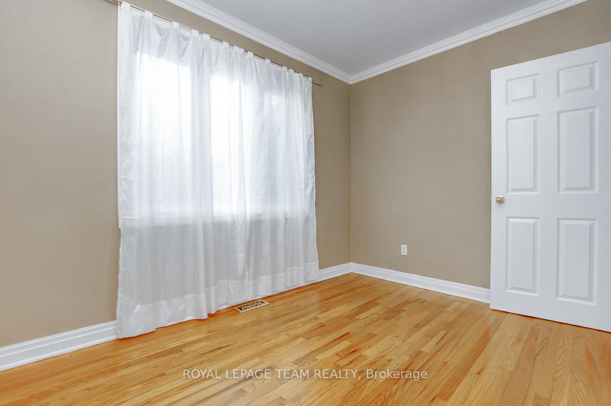 Photo 25 of 2027 Ogilvie Road, Ottawa, Cardinal Heights — HOMEH