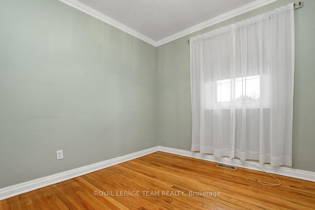 Photo 19 of 2027 Ogilvie Road, Ottawa, Cardinal Heights — HOMEH