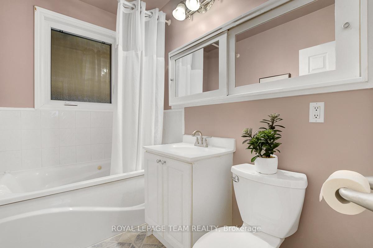 Photo 20 of 2027 Ogilvie Road, Ottawa, Cardinal Heights — HOMEH