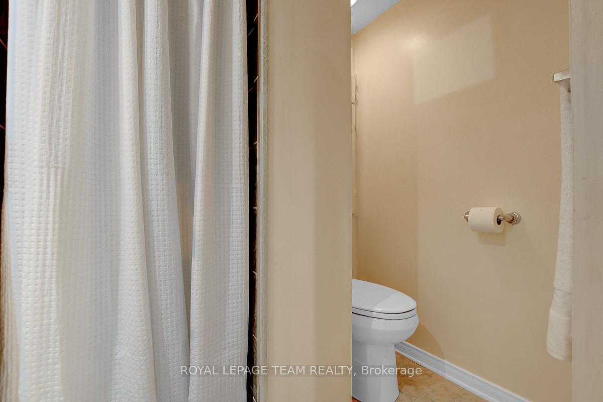 Photo 23 of 2027 Ogilvie Road, Ottawa, Cardinal Heights — HOMEH