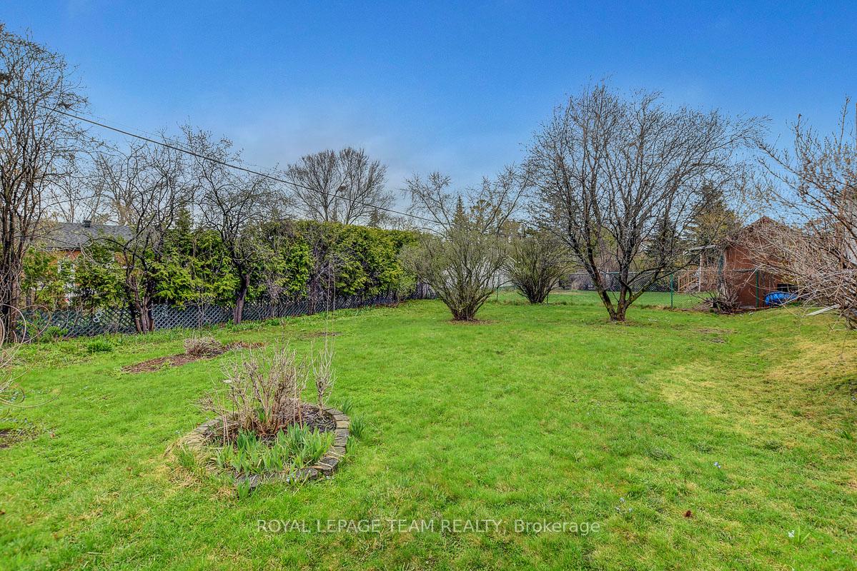 Photo 32 of 2027 Ogilvie Road, Ottawa, Cardinal Heights — HOMEH