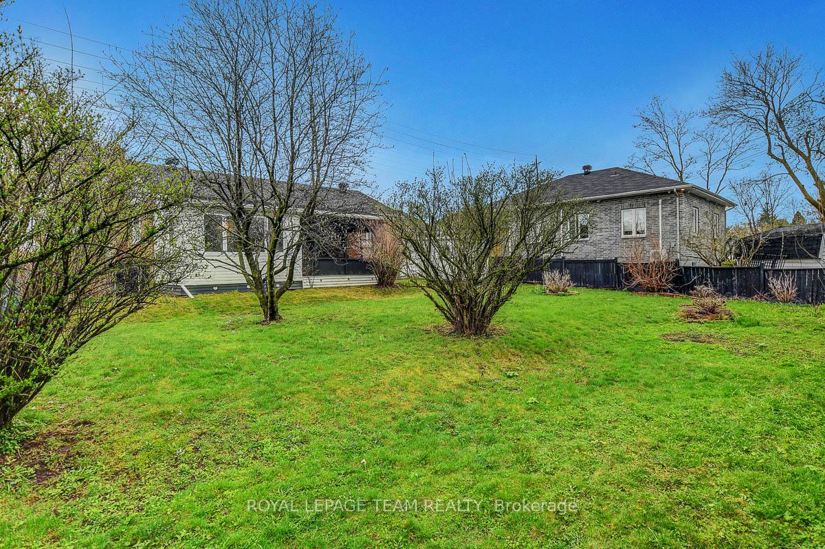 Photo 33 of 2027 Ogilvie Road, Ottawa, Cardinal Heights — HOMEH