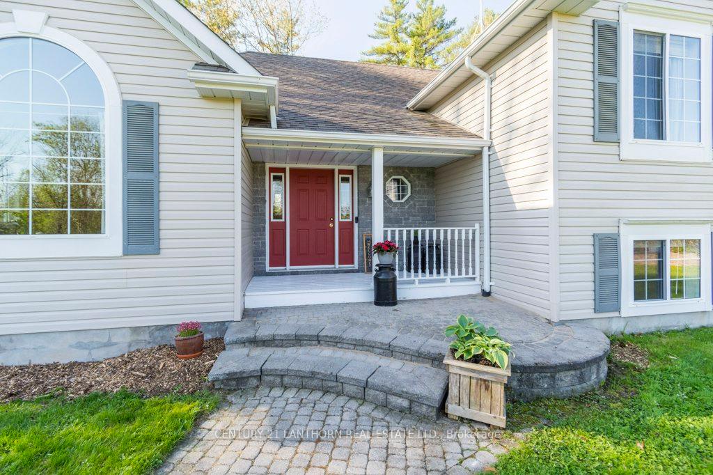 Photo 2 of 71 Waddingham Road, Tyendinaga, Tyendinaga Township — HOMEH