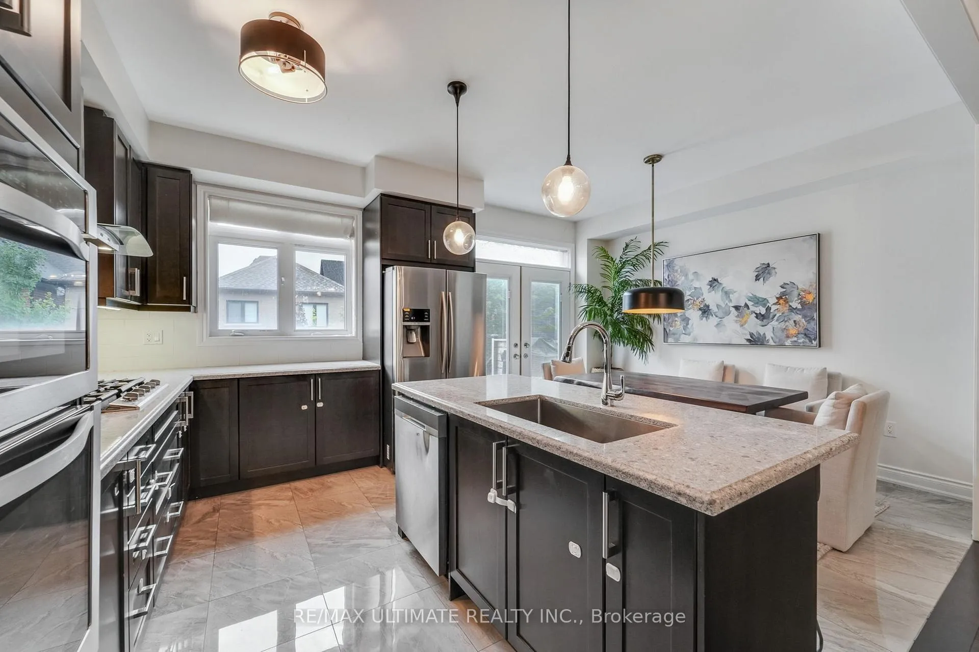 Photo 3 of 37 Zenith Avenue, Vaughan, Kleinburg — HOMEH