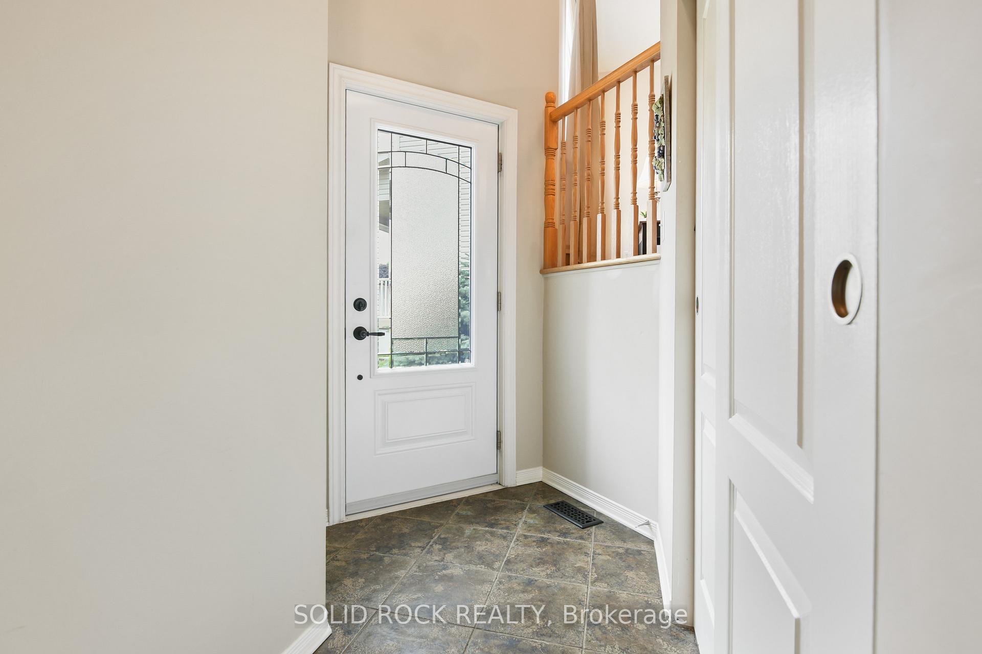 Photo 5 of 84 Short Road, Arnprior — HOMEH