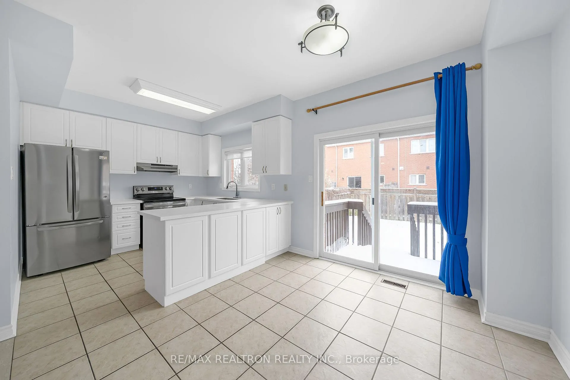 Photo 9 of 28 Daniel Reaman Crescent, Vaughan, Patterson — HOMEH