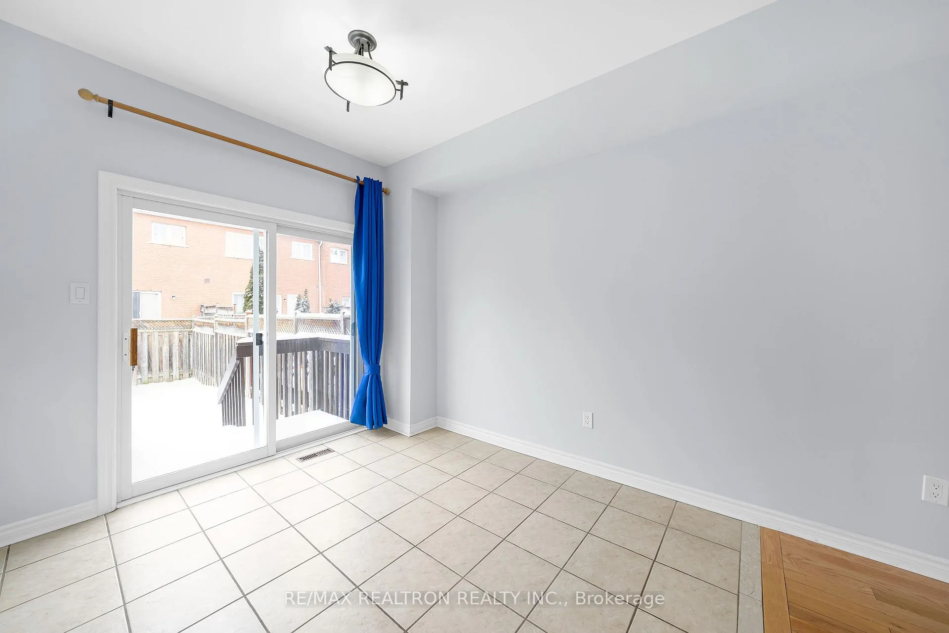 Photo 10 of 28 Daniel Reaman Crescent, Vaughan, Patterson — HOMEH