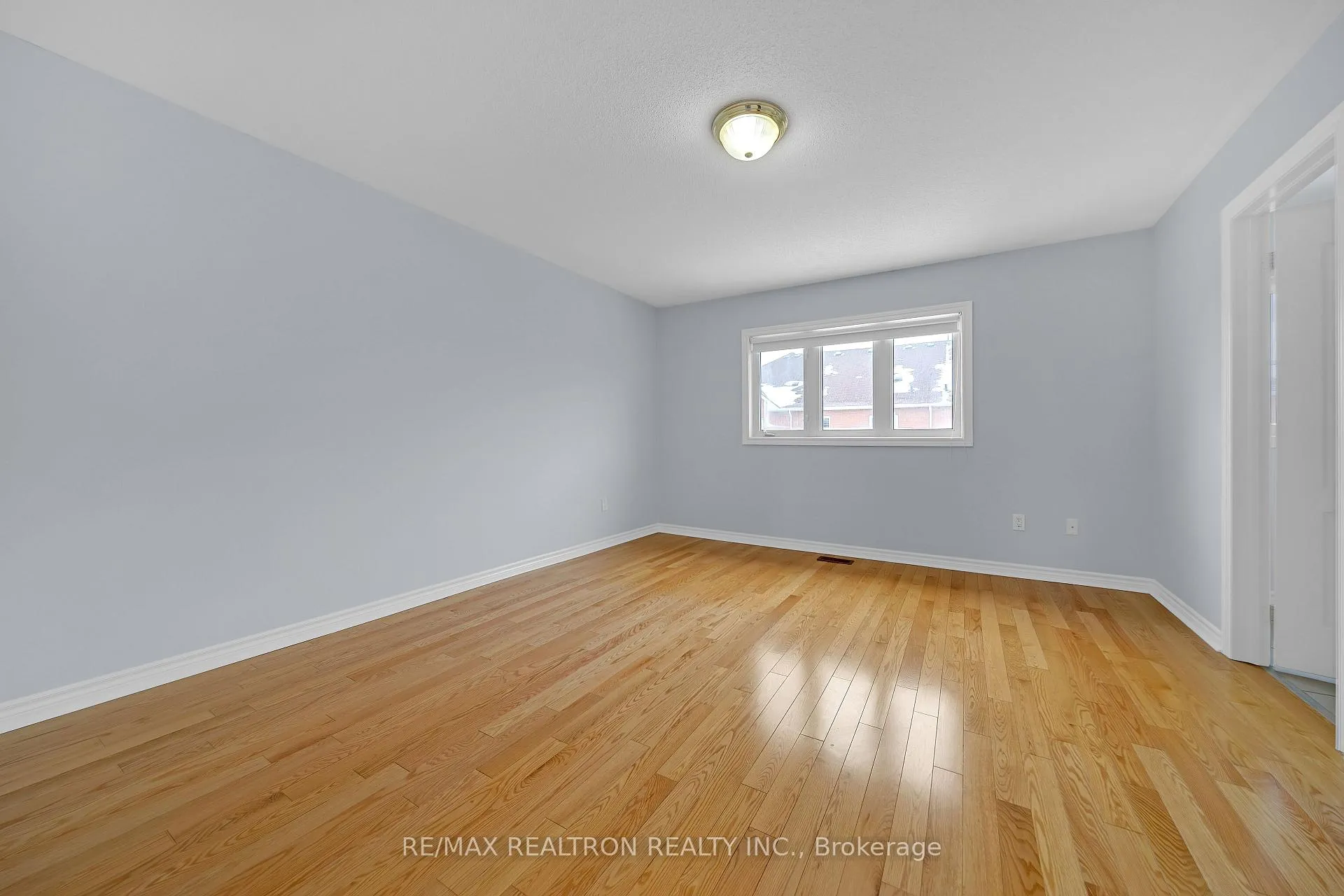 Photo 19 of 28 Daniel Reaman Crescent, Vaughan, Patterson — HOMEH
