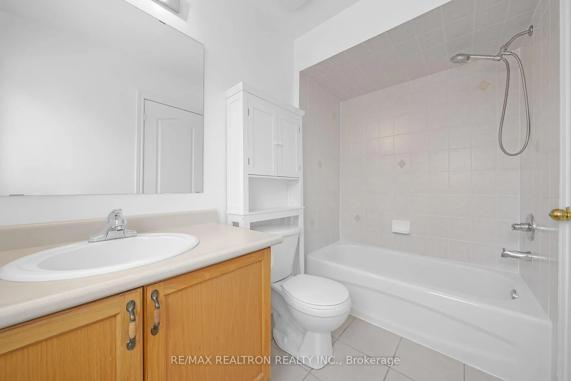 Photo 22 of 28 Daniel Reaman Crescent, Vaughan, Patterson — HOMEH