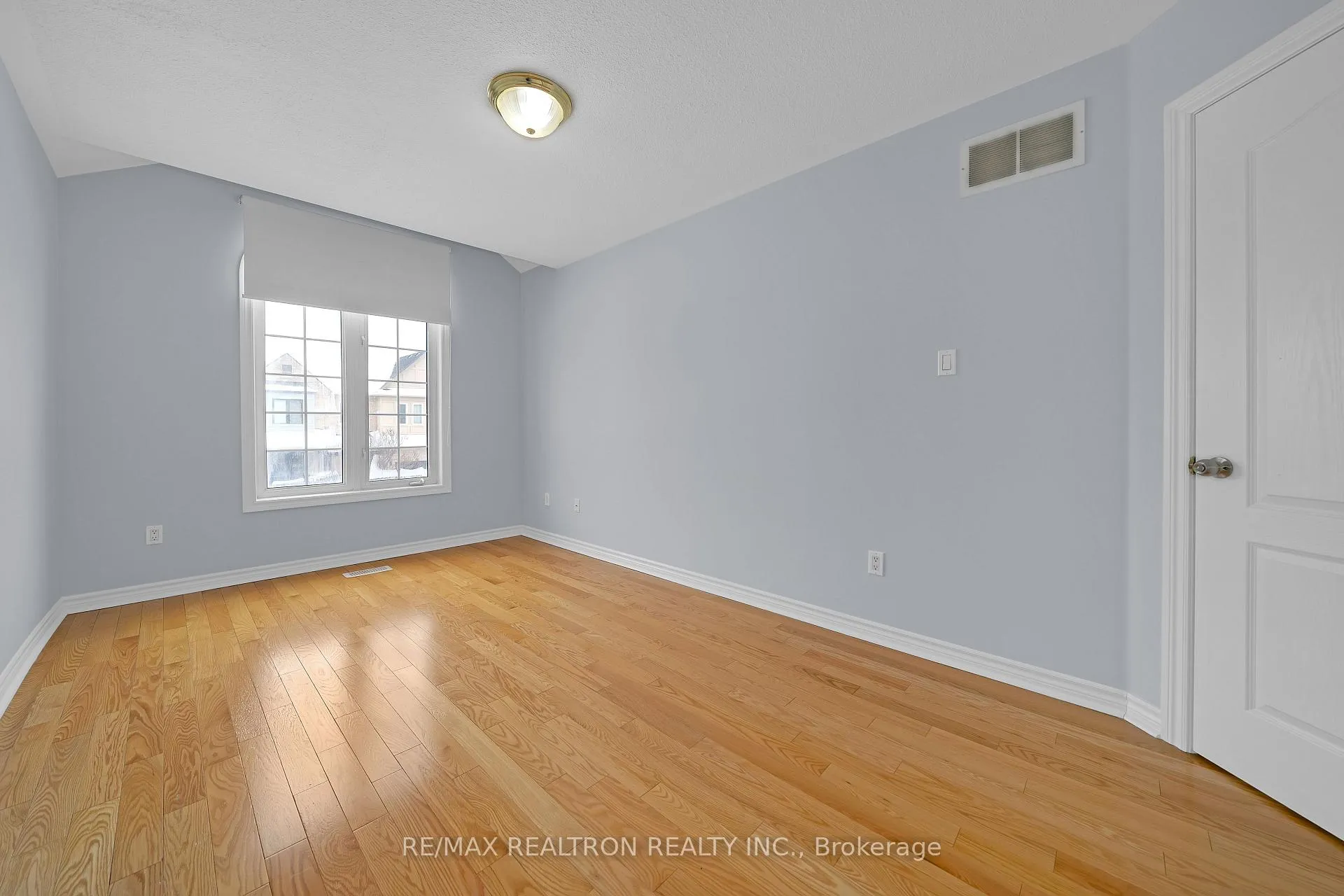 Photo 26 of 28 Daniel Reaman Crescent, Vaughan, Patterson — HOMEH