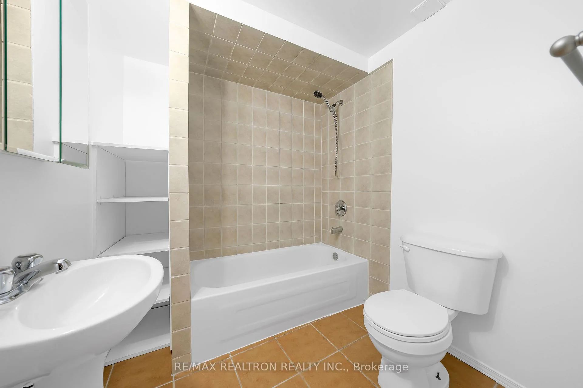 Photo 30 of 28 Daniel Reaman Crescent, Vaughan, Patterson — HOMEH