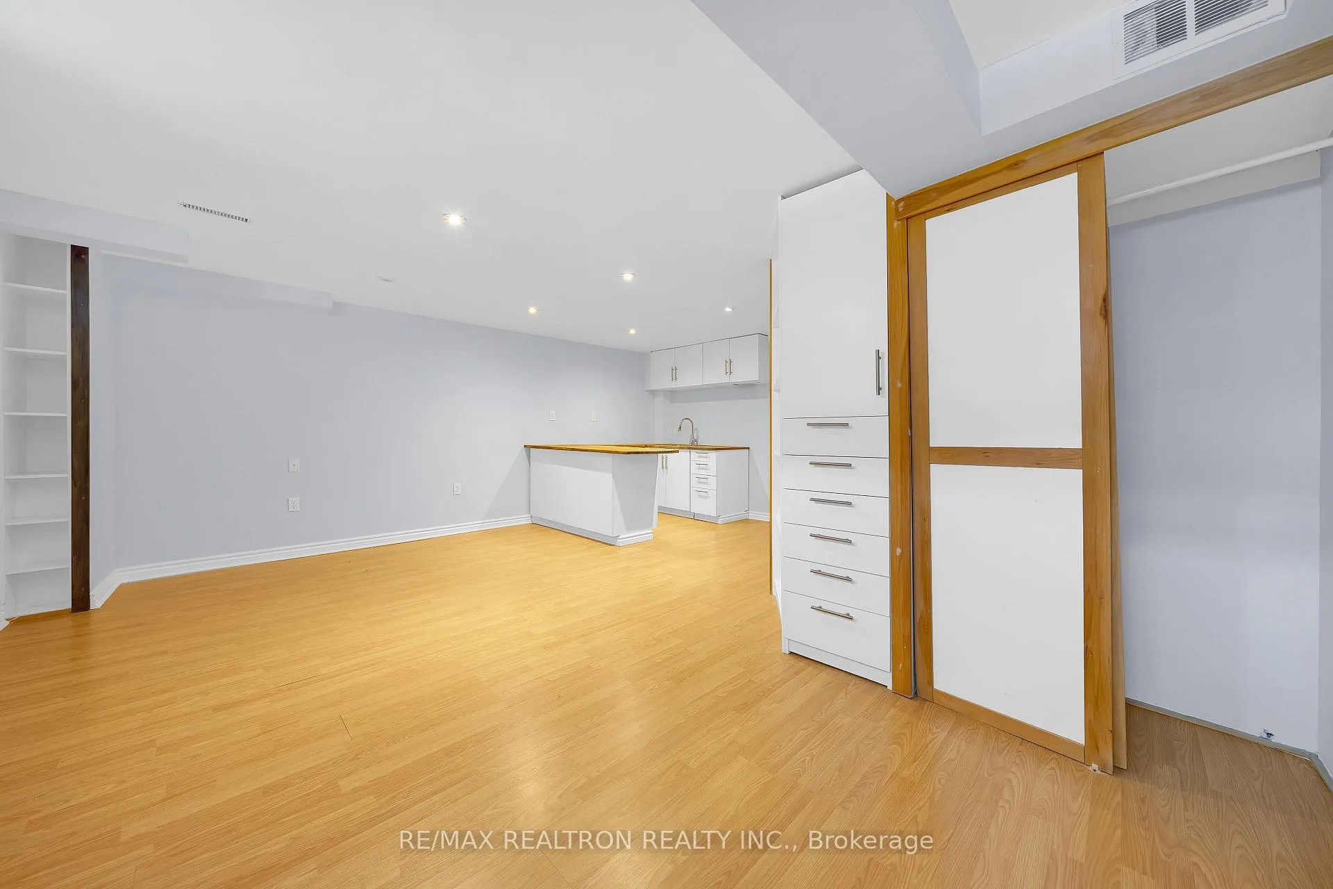 Photo 35 of 28 Daniel Reaman Crescent, Vaughan, Patterson — HOMEH