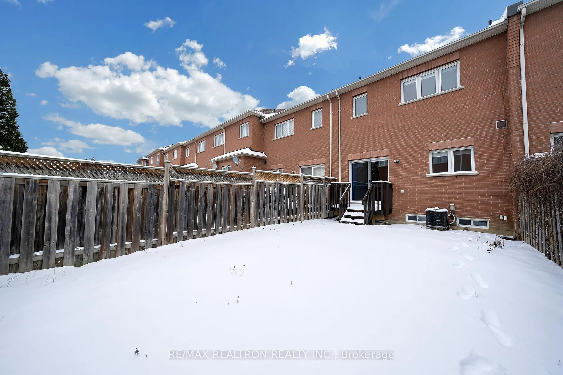Photo 39 of 28 Daniel Reaman Crescent, Vaughan, Patterson — HOMEH