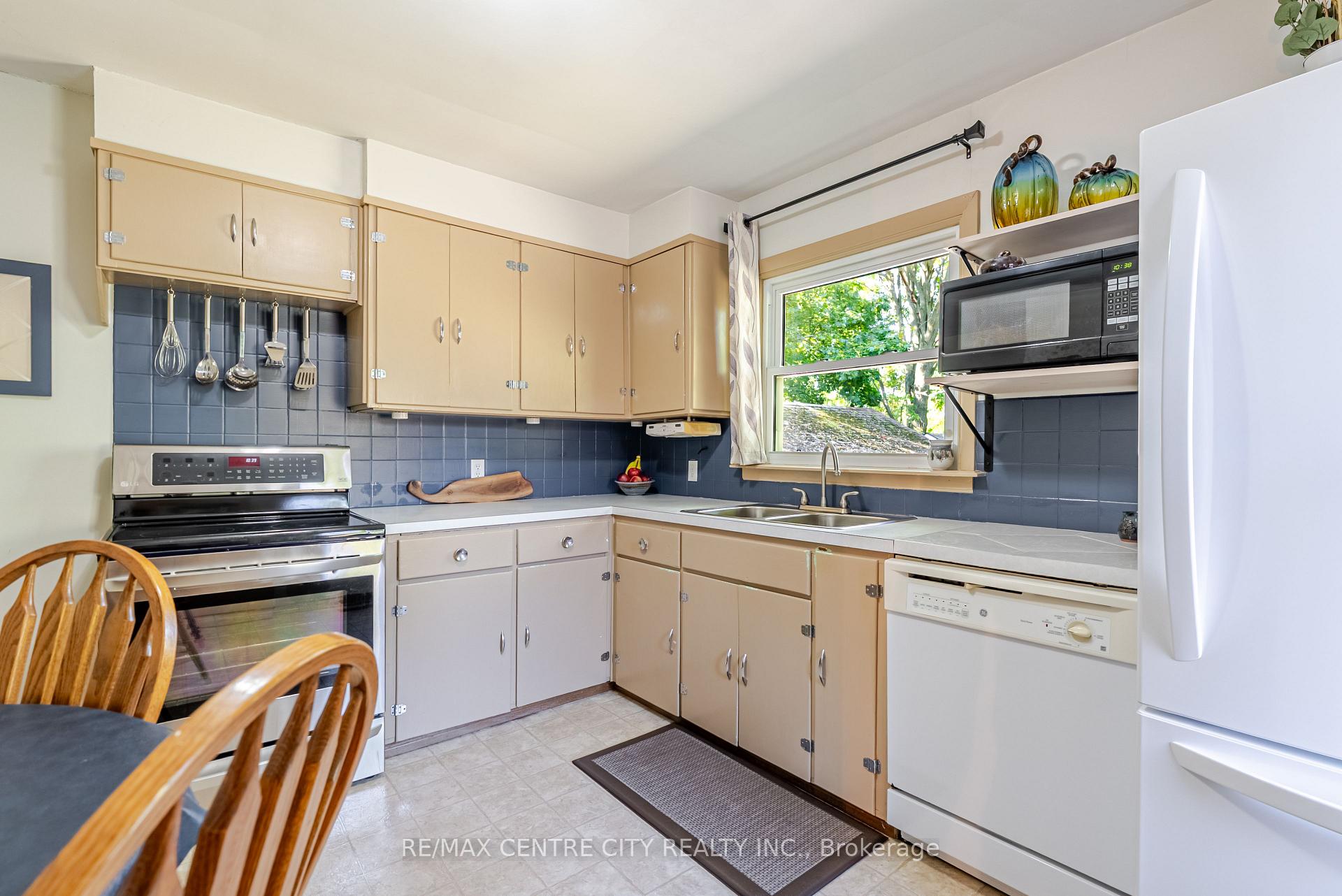 Photo 7 of 90 Caverly Road, Aylmer — HOMEH