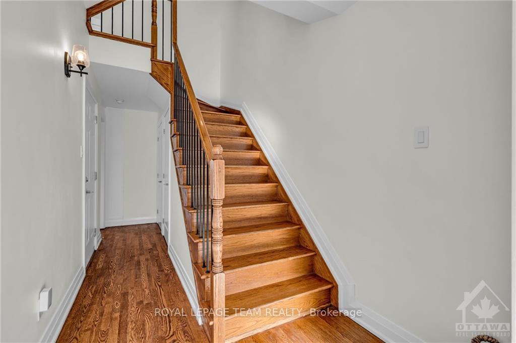 Photo 2 of 1131 Rockingham Avenue, Ottawa, Billings Bridge — HOMEH