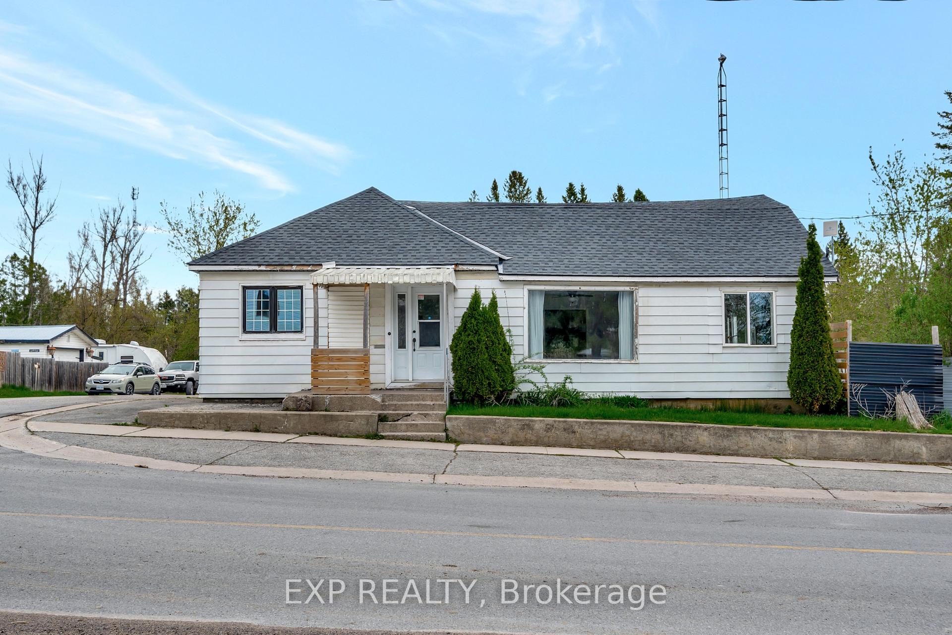 Photo 1 of 50 Queen Street, Tweed, Hungerford (Twp) — HOMEH