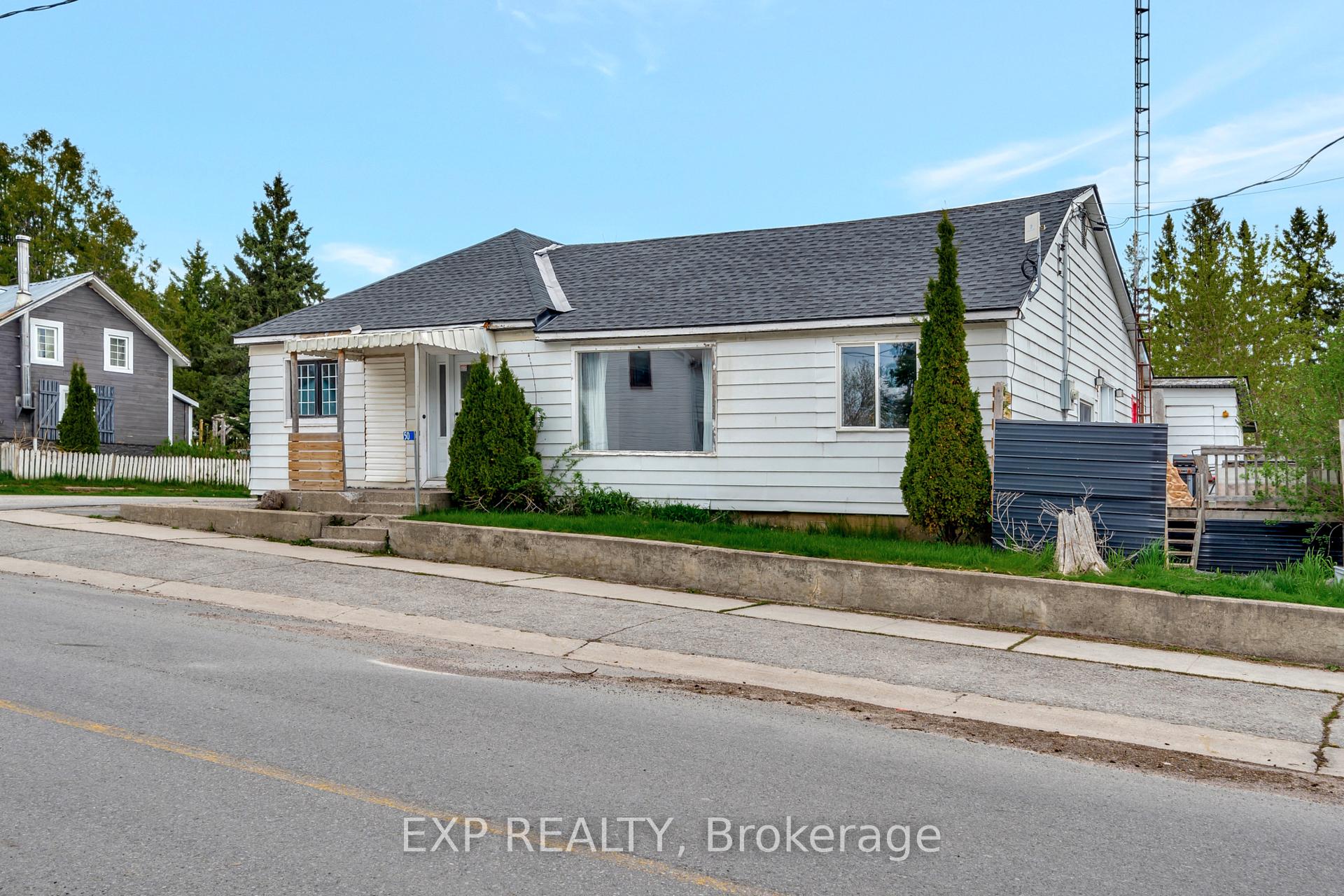 Photo 2 of 50 Queen Street, Tweed, Hungerford (Twp) — HOMEH