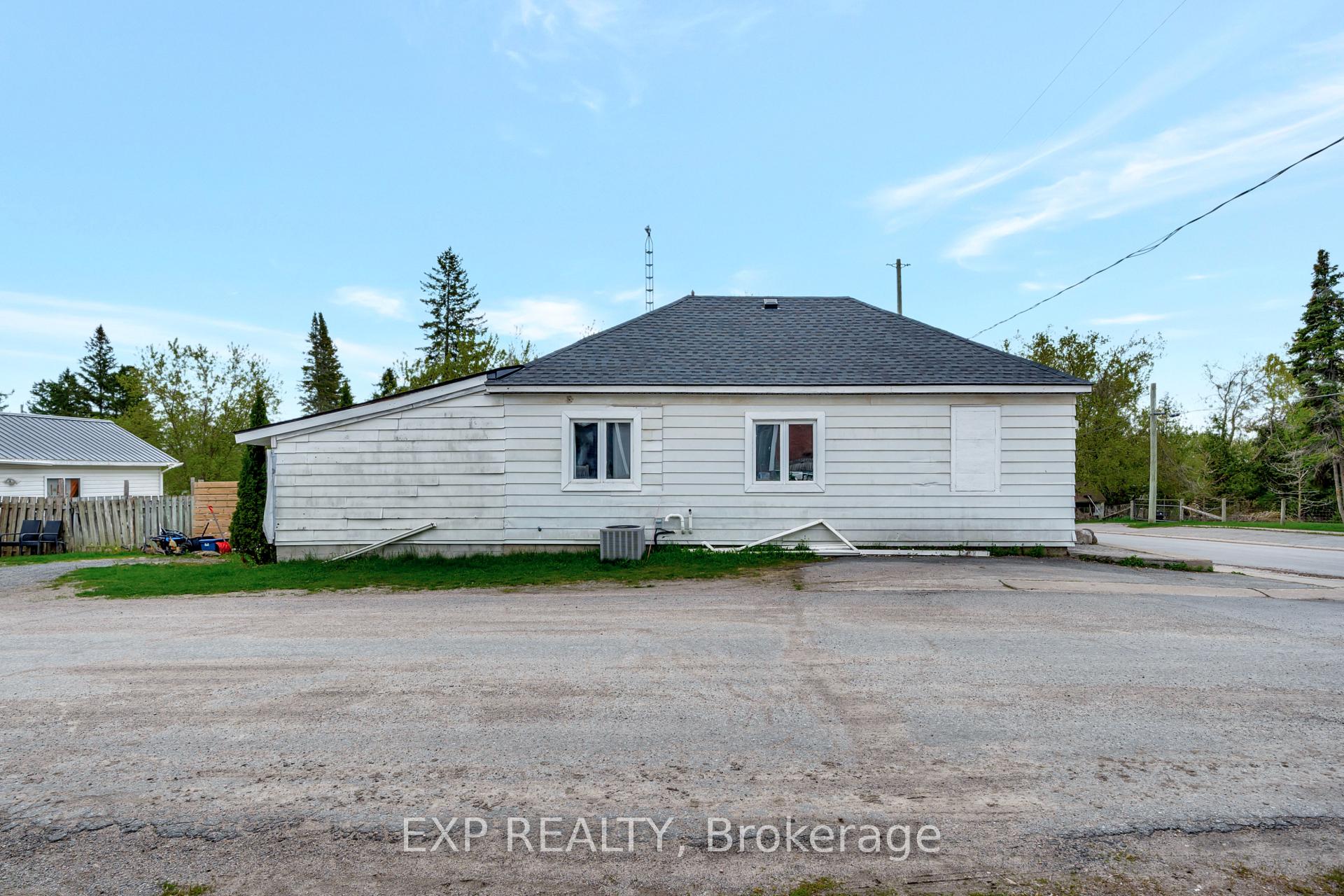 Photo 35 of 50 Queen Street, Tweed, Hungerford (Twp) — HOMEH