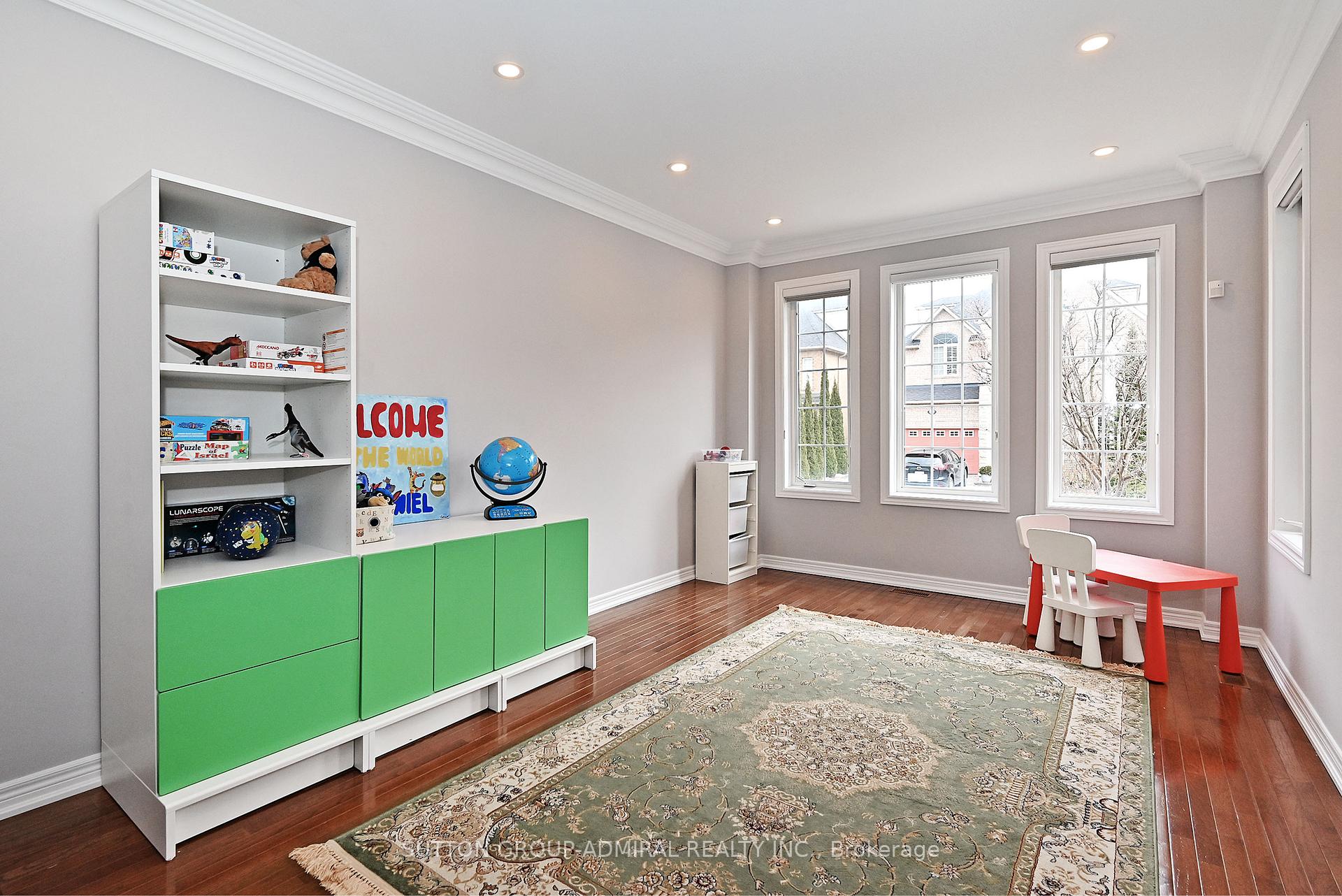Photo 3 of 32 Seabreeze Avenue, Vaughan, Patterson — HOMEH