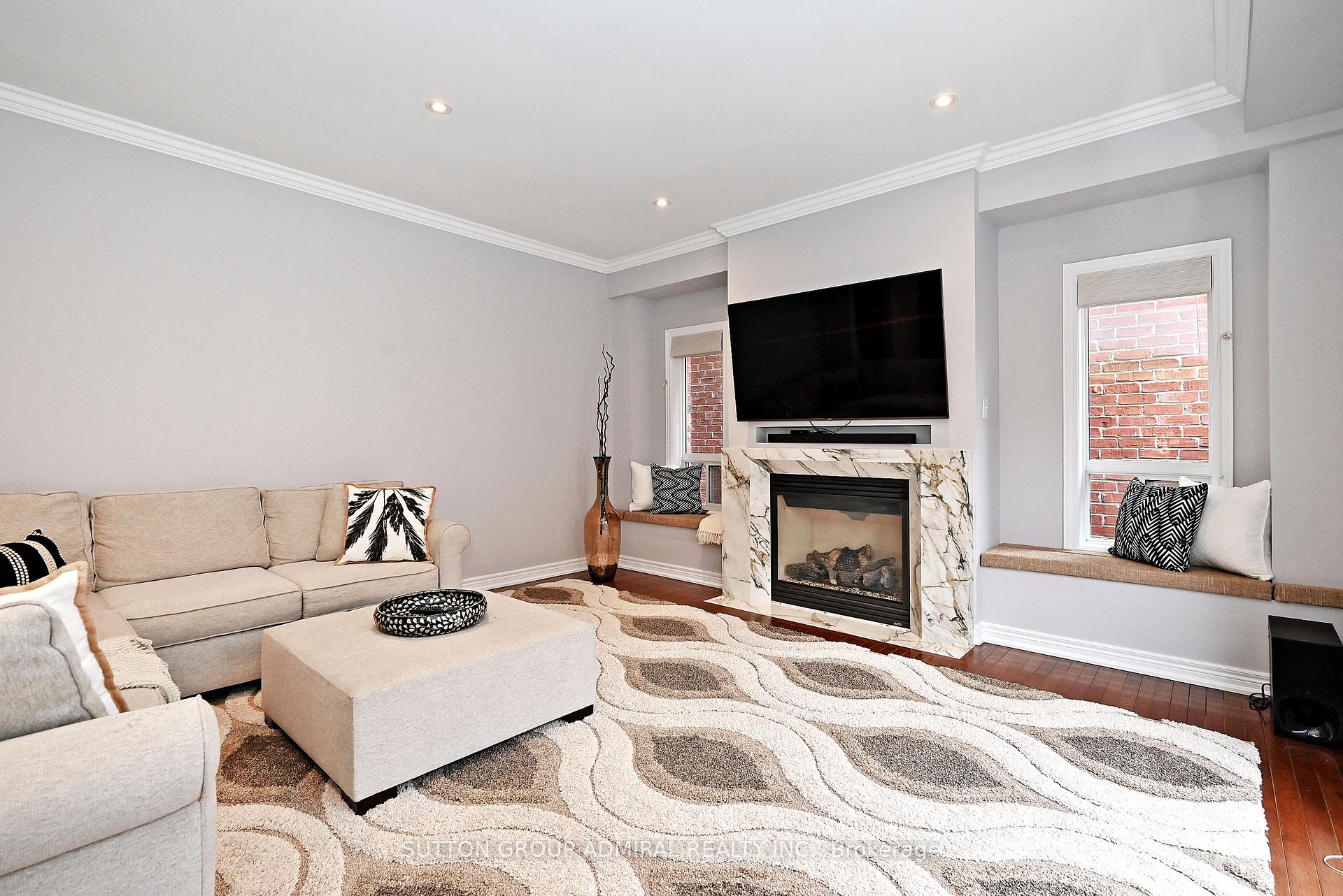 Photo 12 of 32 Seabreeze Avenue, Vaughan, Patterson — HOMEH
