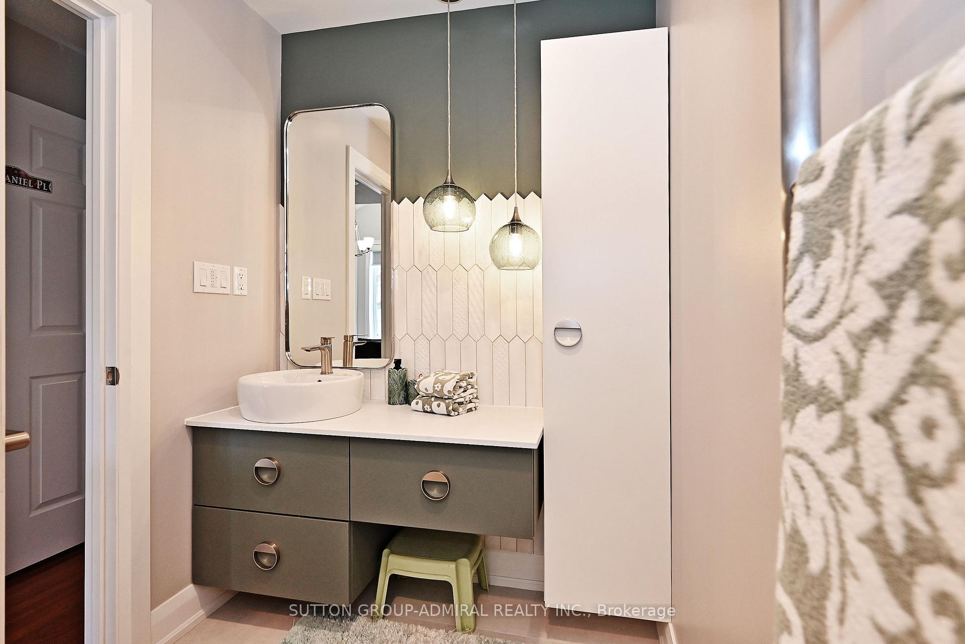 Photo 28 of 32 Seabreeze Avenue, Vaughan, Patterson — HOMEH