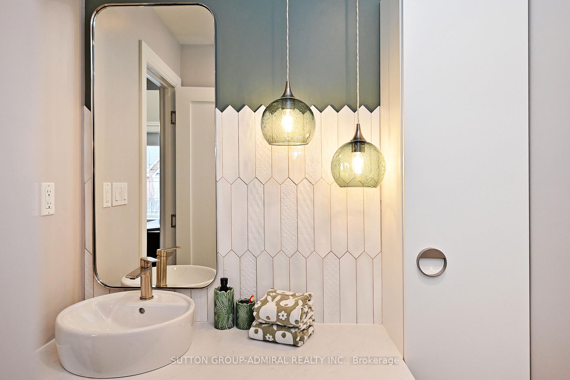 Photo 29 of 32 Seabreeze Avenue, Vaughan, Patterson — HOMEH
