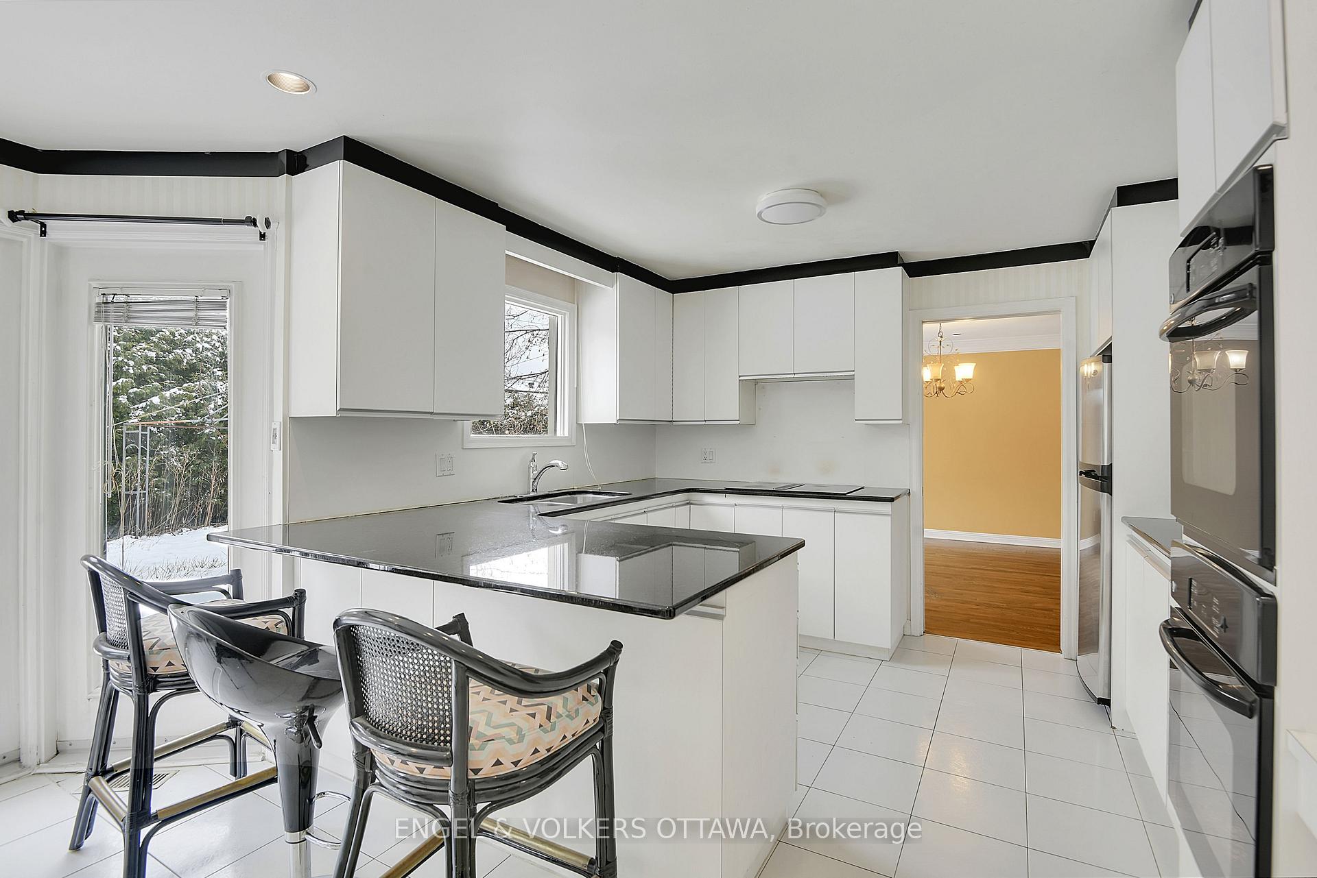 Photo 12 of 2432 Wyndale Crescent, Ottawa, Guildwood Estates - Urbandale Acres — HOMEH
