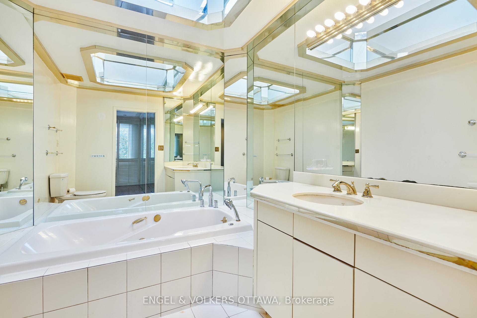 Photo 20 of 2432 Wyndale Crescent, Ottawa, Guildwood Estates - Urbandale Acres — HOMEH