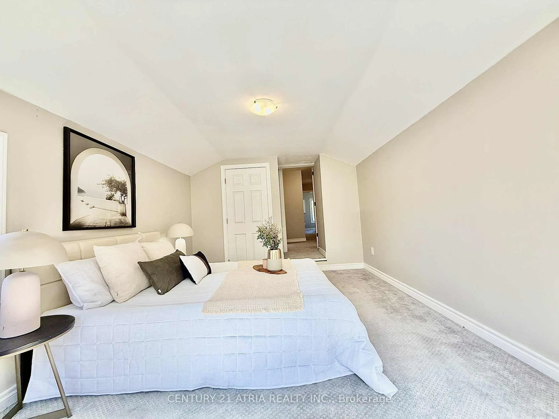 Photo 10 of 59 Park Street, Barrie, Queen's Park — HOMEH