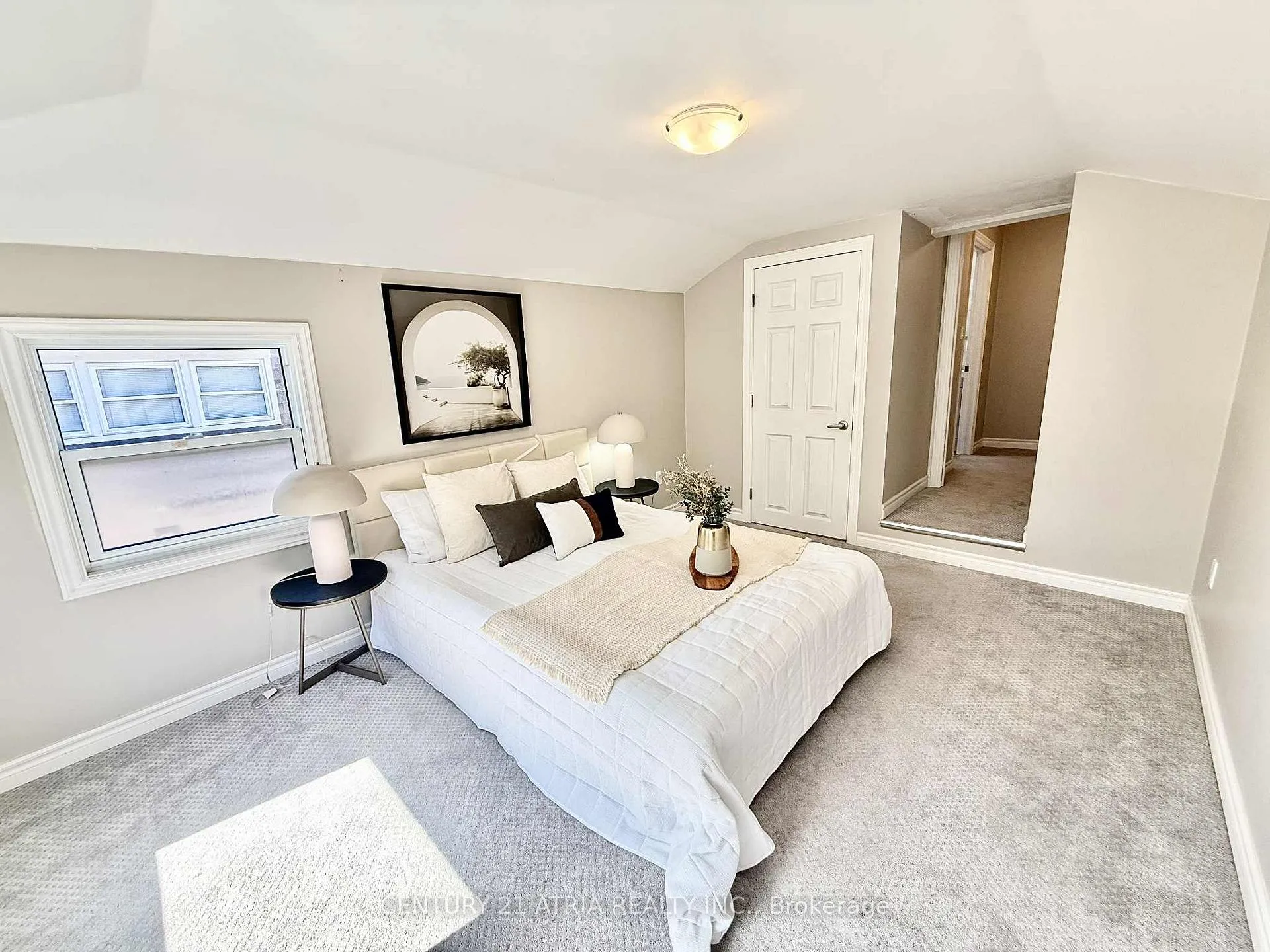 Photo 11 of 59 Park Street, Barrie, Queen's Park — HOMEH