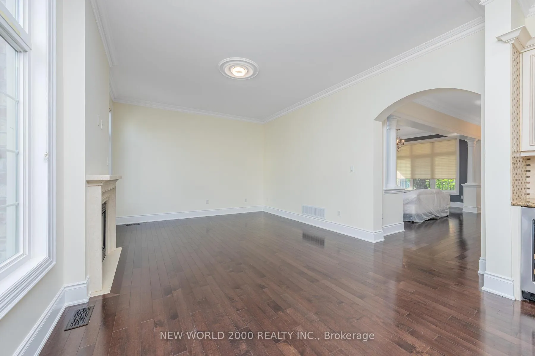 Photo 7 of 10 Orleans Circle, Vaughan, Vellore Village — HOMEH