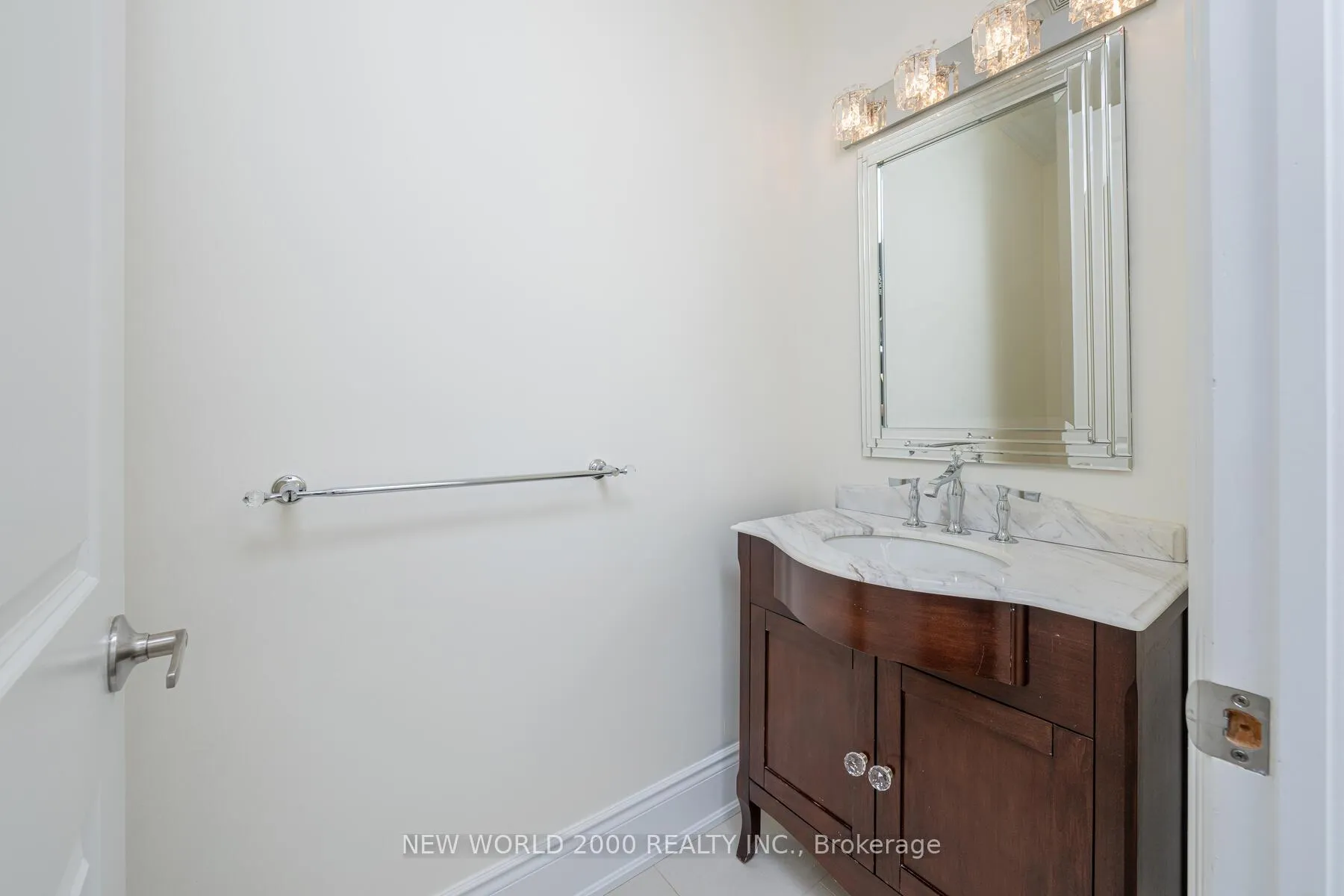 Photo 12 of 10 Orleans Circle, Vaughan, Vellore Village — HOMEH