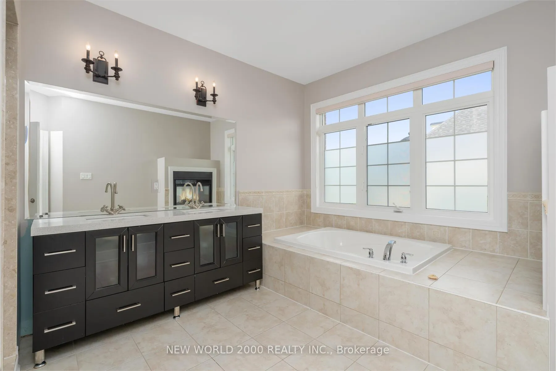 Photo 16 of 10 Orleans Circle, Vaughan, Vellore Village — HOMEH