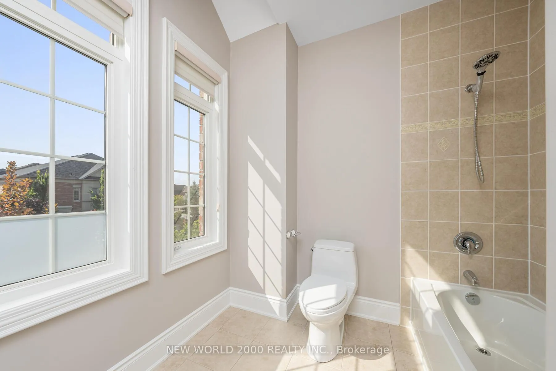Photo 27 of 10 Orleans Circle, Vaughan, Vellore Village — HOMEH