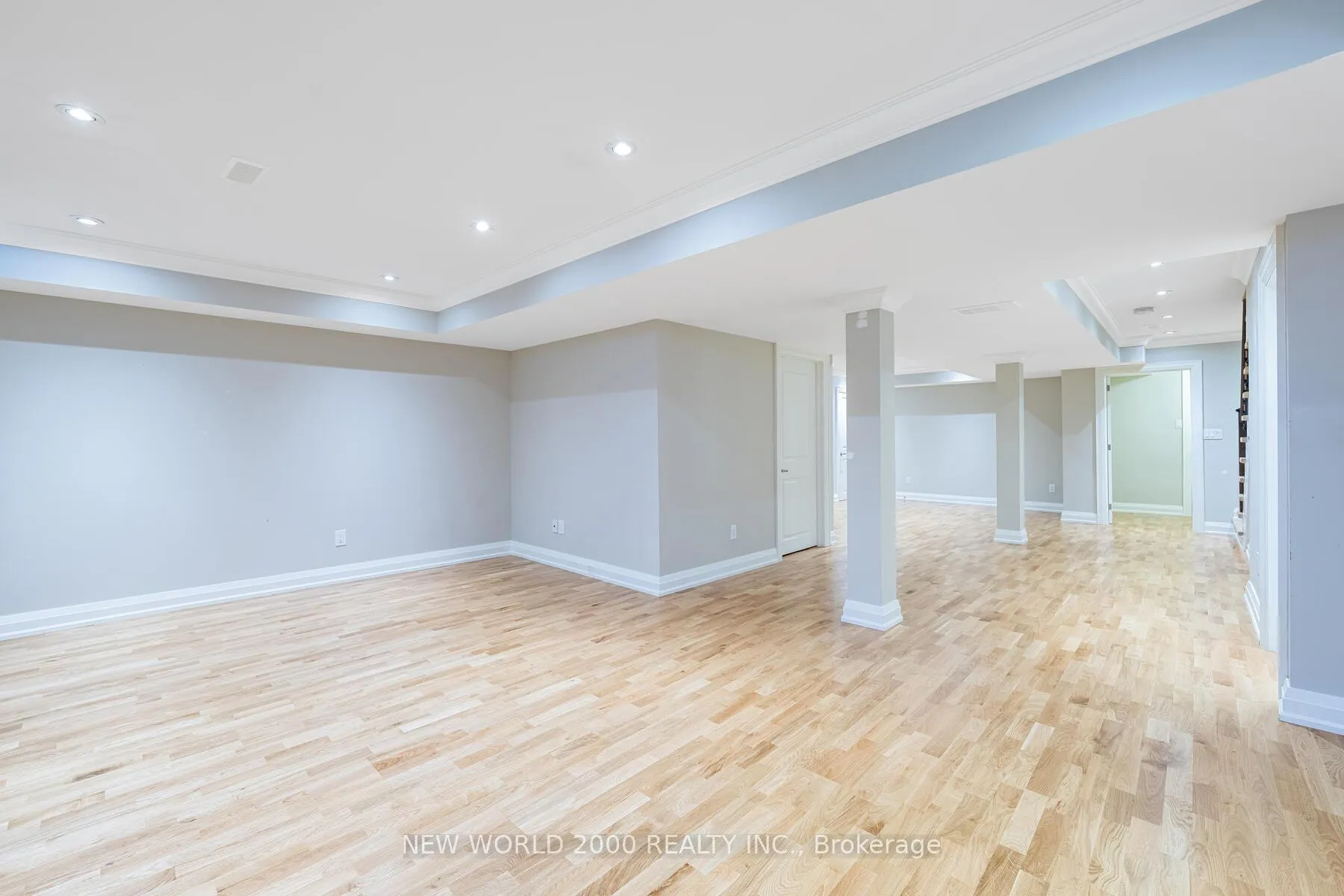 Photo 32 of 10 Orleans Circle, Vaughan, Vellore Village — HOMEH