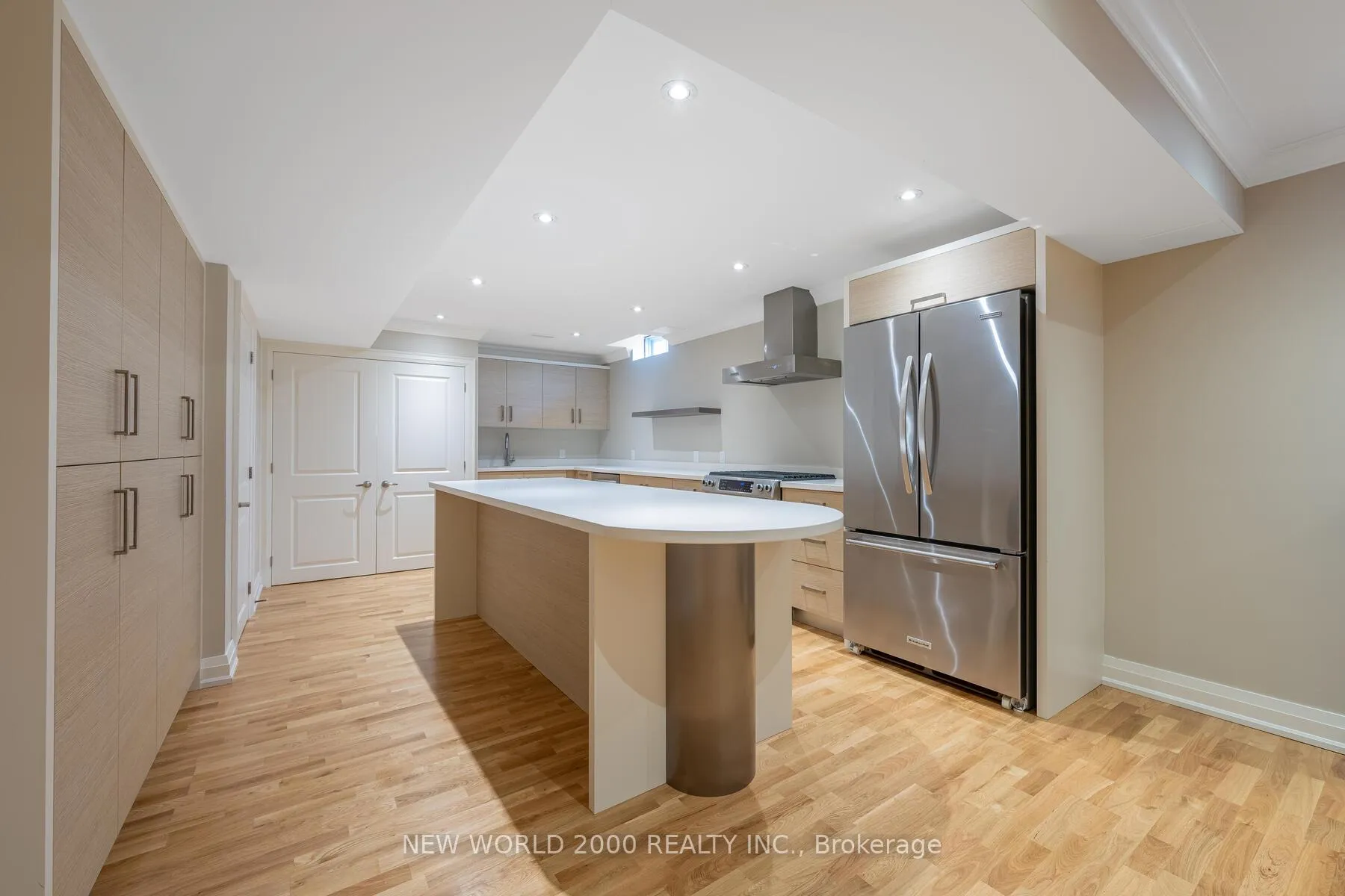 Photo 33 of 10 Orleans Circle, Vaughan, Vellore Village — HOMEH