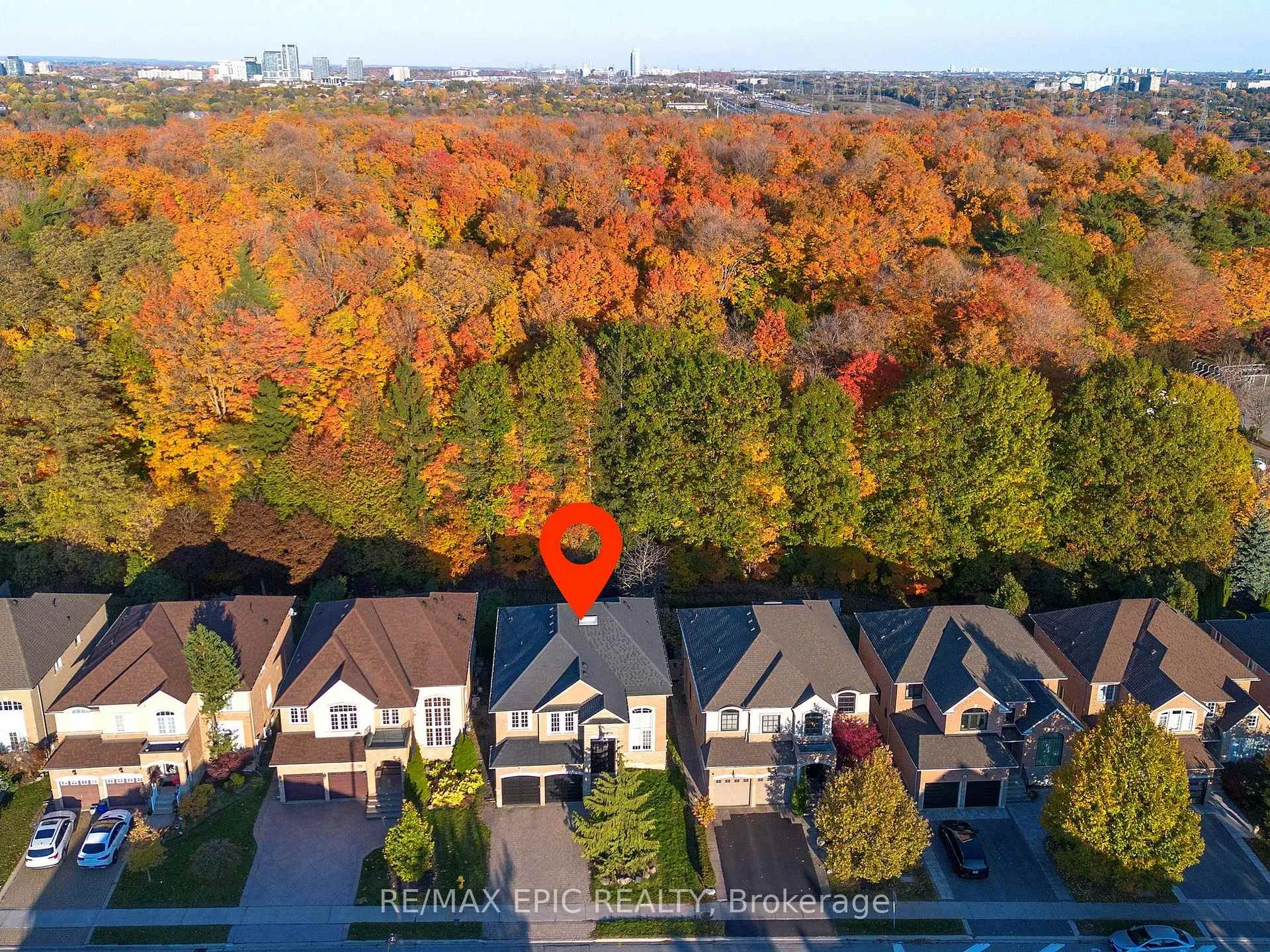 Photo 4 of 115 Thornhill Woods Drive, Vaughan, Patterson — HOMEH