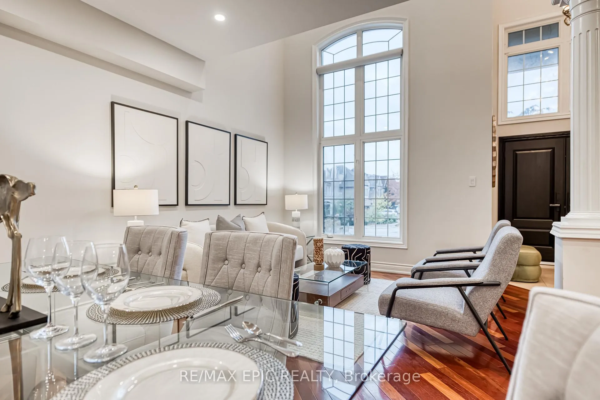 Photo 8 of 115 Thornhill Woods Drive, Vaughan, Patterson — HOMEH