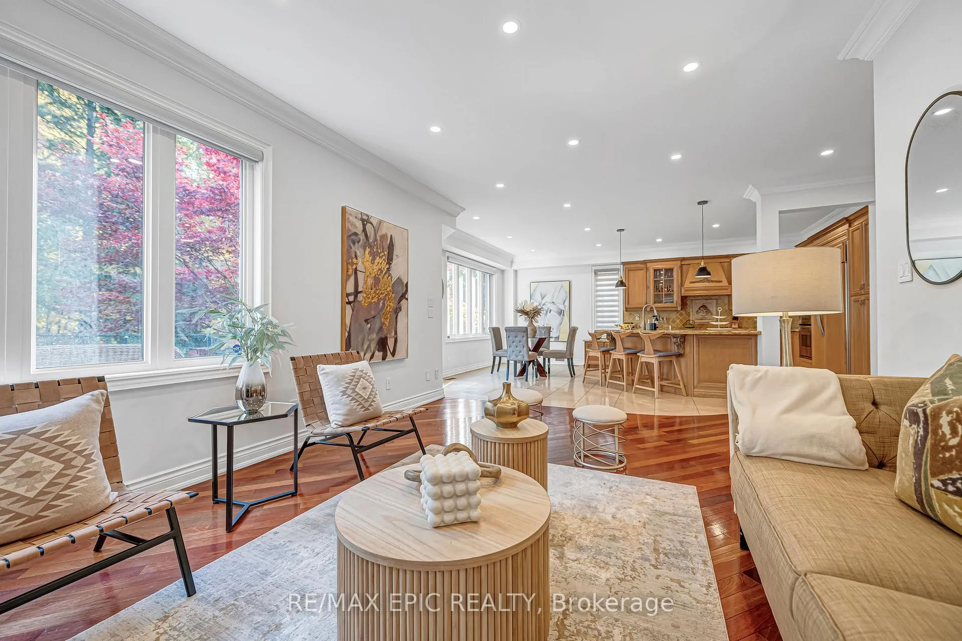 Photo 15 of 115 Thornhill Woods Drive, Vaughan, Patterson — HOMEH