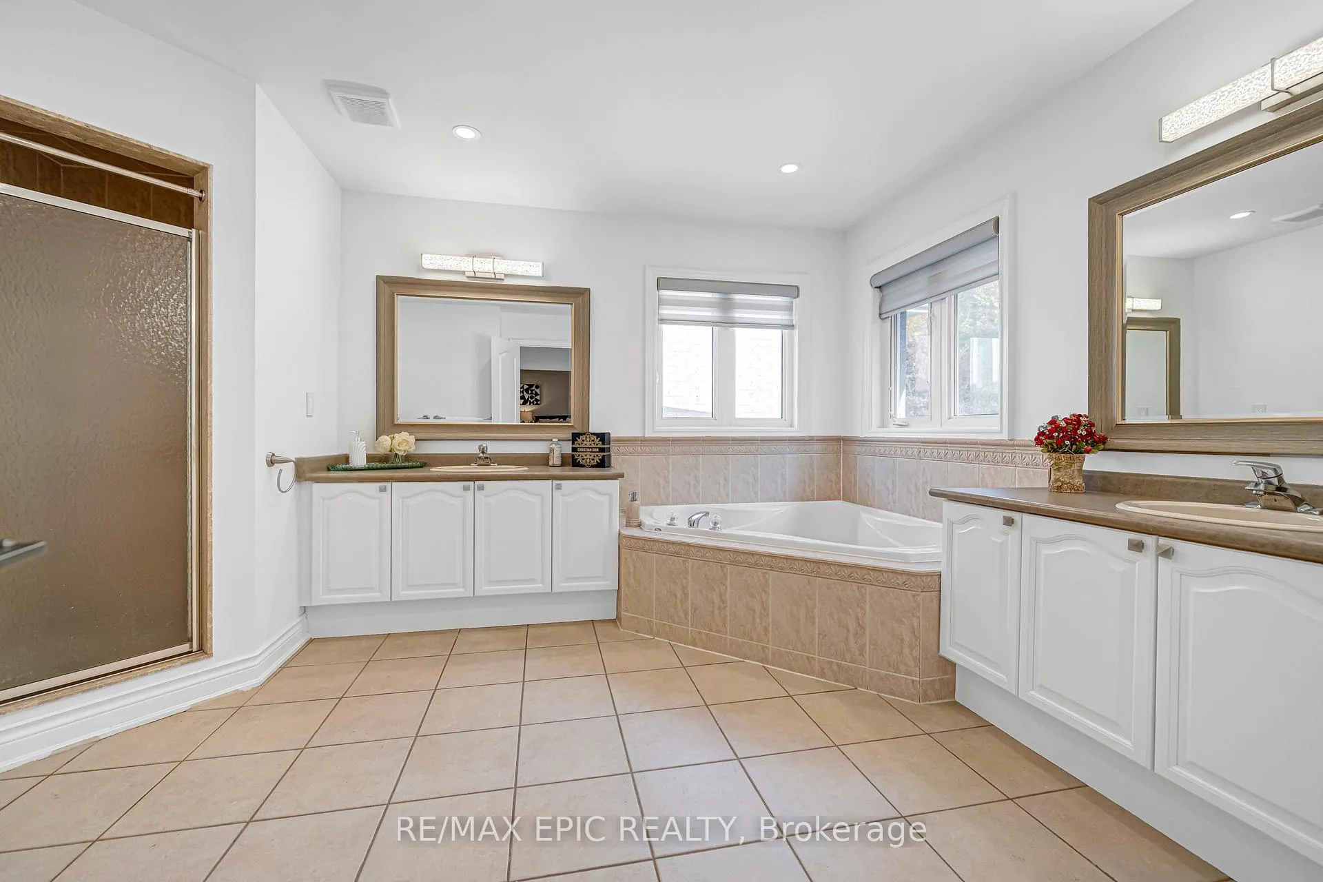 Photo 30 of 115 Thornhill Woods Drive, Vaughan, Patterson — HOMEH