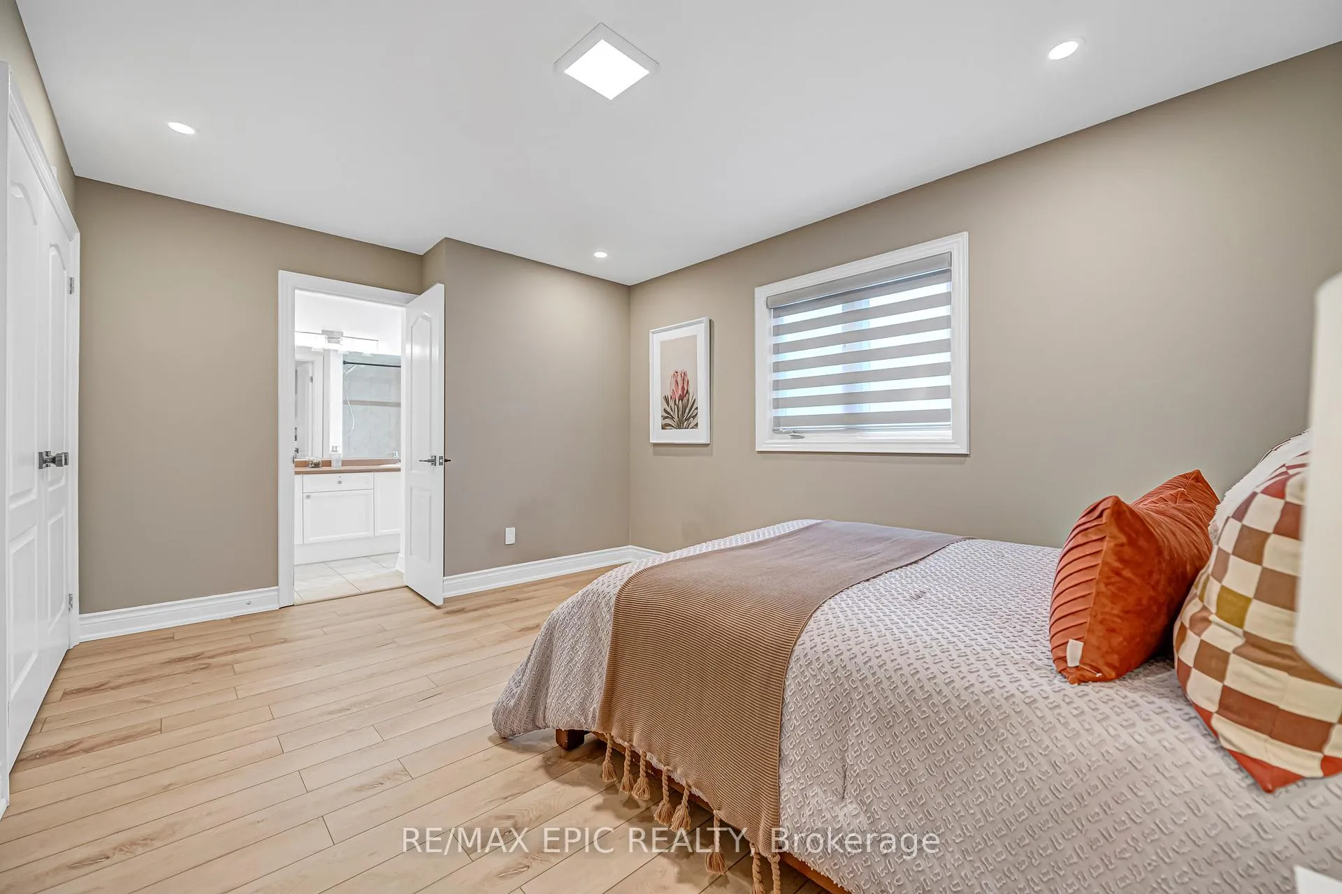 Photo 37 of 115 Thornhill Woods Drive, Vaughan, Patterson — HOMEH