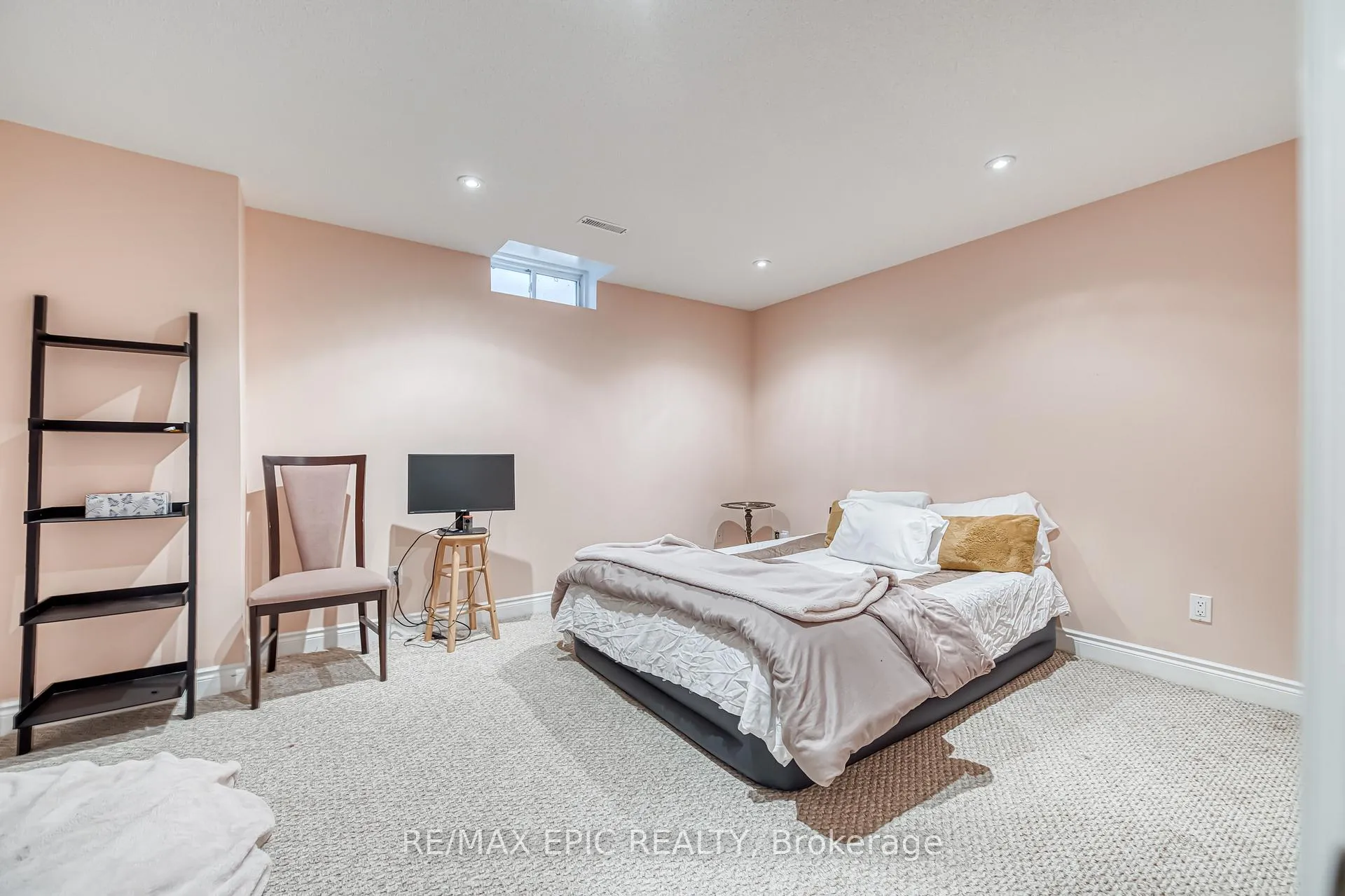 Photo 42 of 115 Thornhill Woods Drive, Vaughan, Patterson — HOMEH