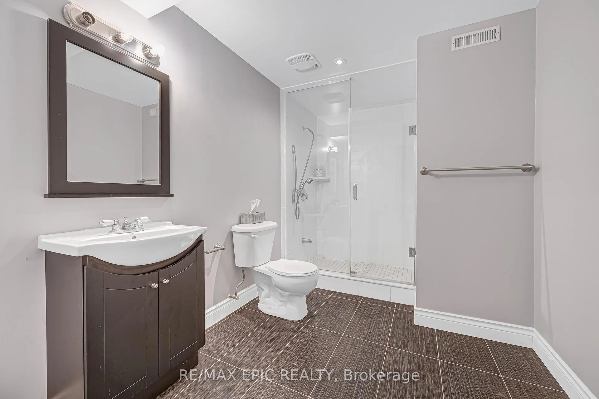 Photo 43 of 115 Thornhill Woods Drive, Vaughan, Patterson — HOMEH