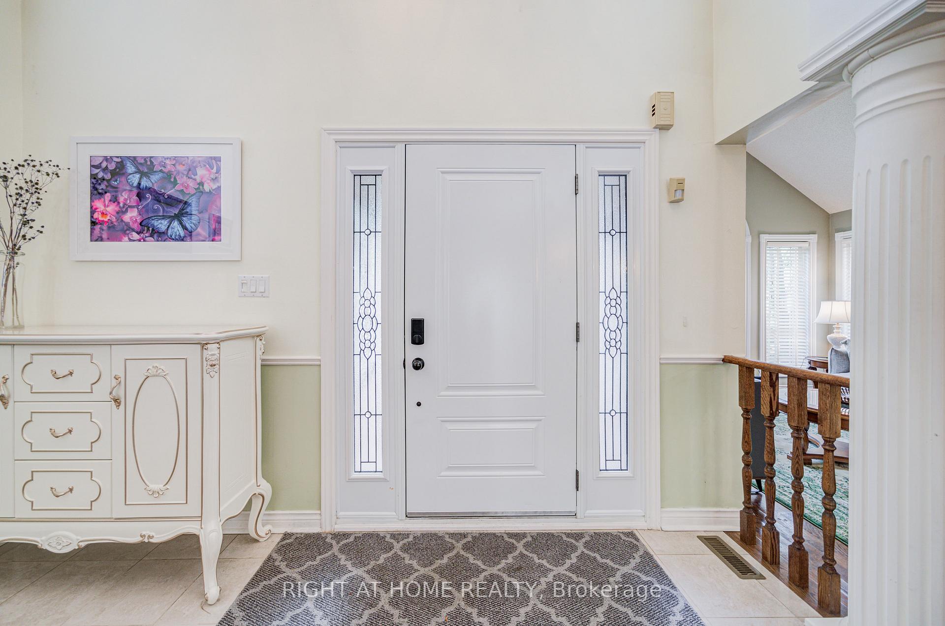 Photo 6 of 128 Carlyle Crescent, Aurora, Aurora Highlands — HOMEH