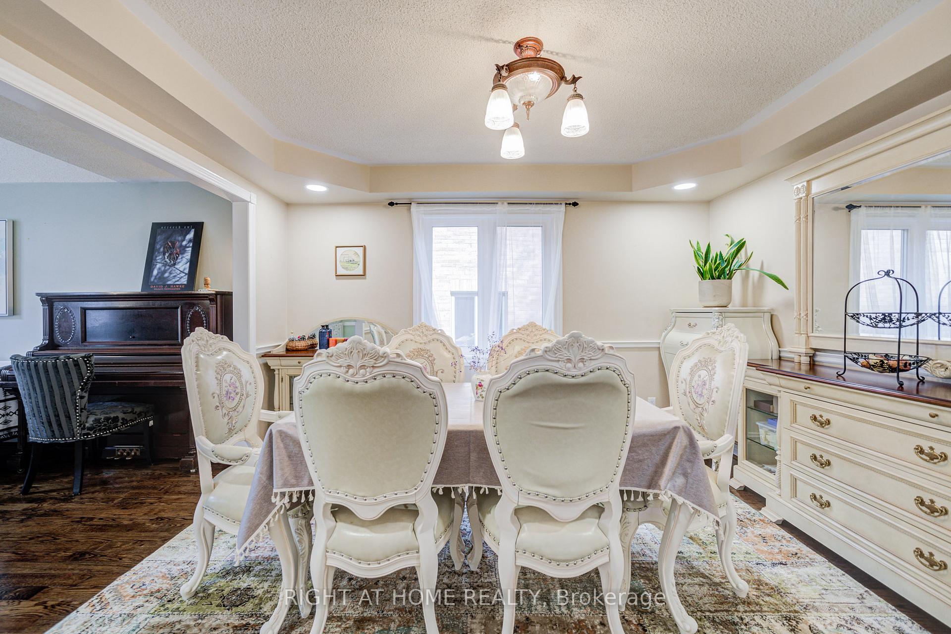 Photo 35 of 128 Carlyle Crescent, Aurora, Aurora Highlands — HOMEH