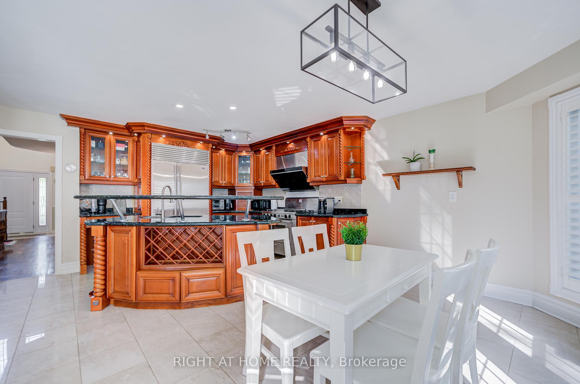 Photo 29 of 128 Carlyle Crescent, Aurora, Aurora Highlands — HOMEH