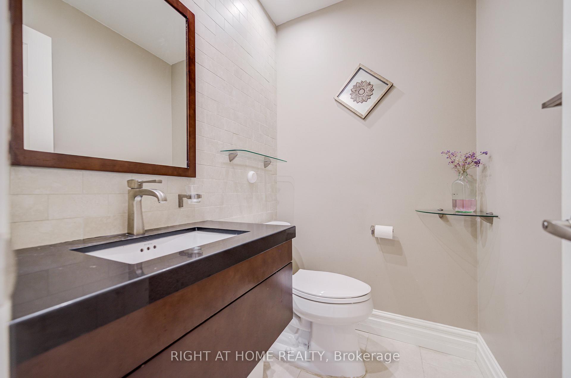Photo 26 of 128 Carlyle Crescent, Aurora, Aurora Highlands — HOMEH