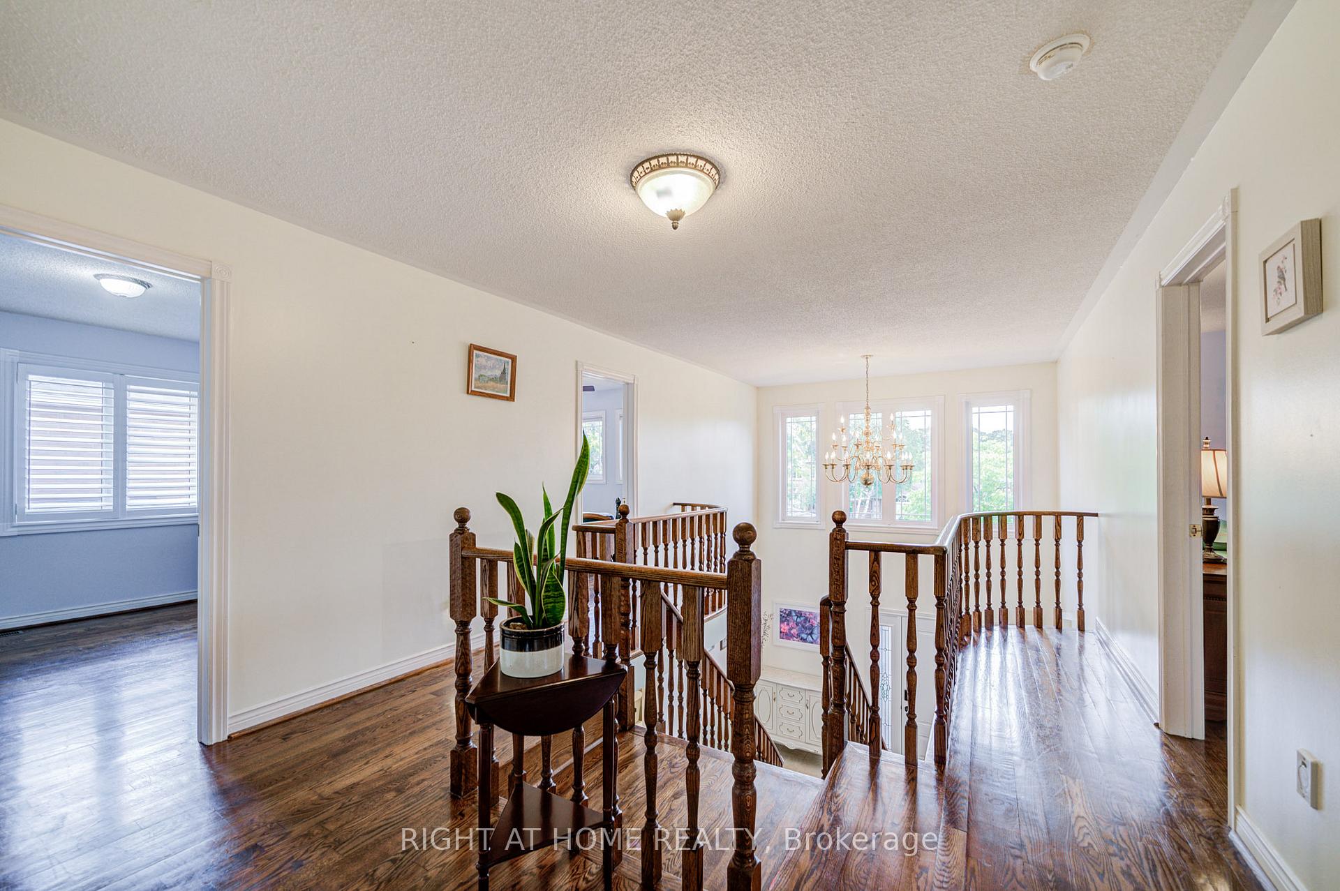 Photo 31 of 128 Carlyle Crescent, Aurora, Aurora Highlands — HOMEH