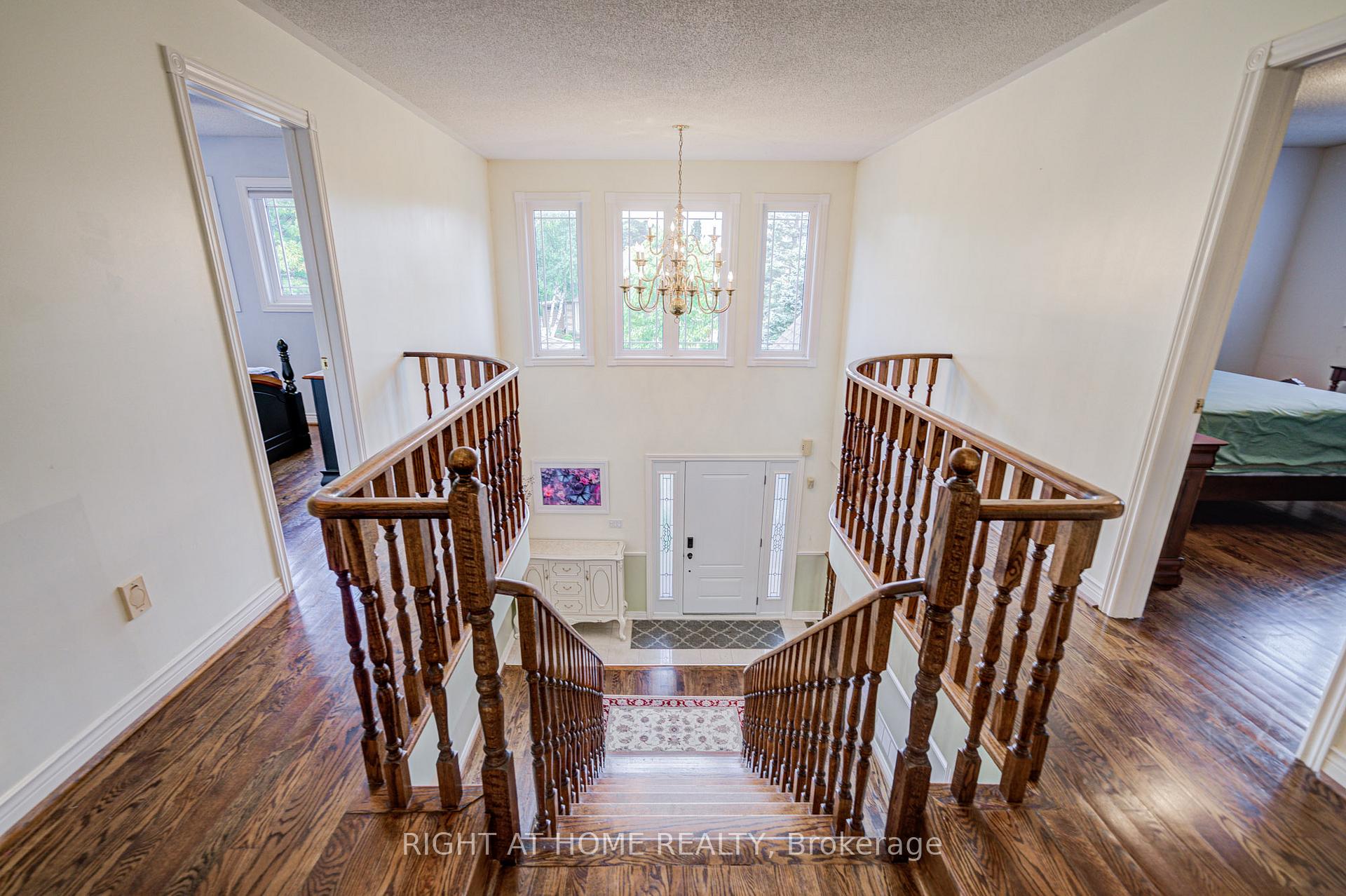 Photo 25 of 128 Carlyle Crescent, Aurora, Aurora Highlands — HOMEH