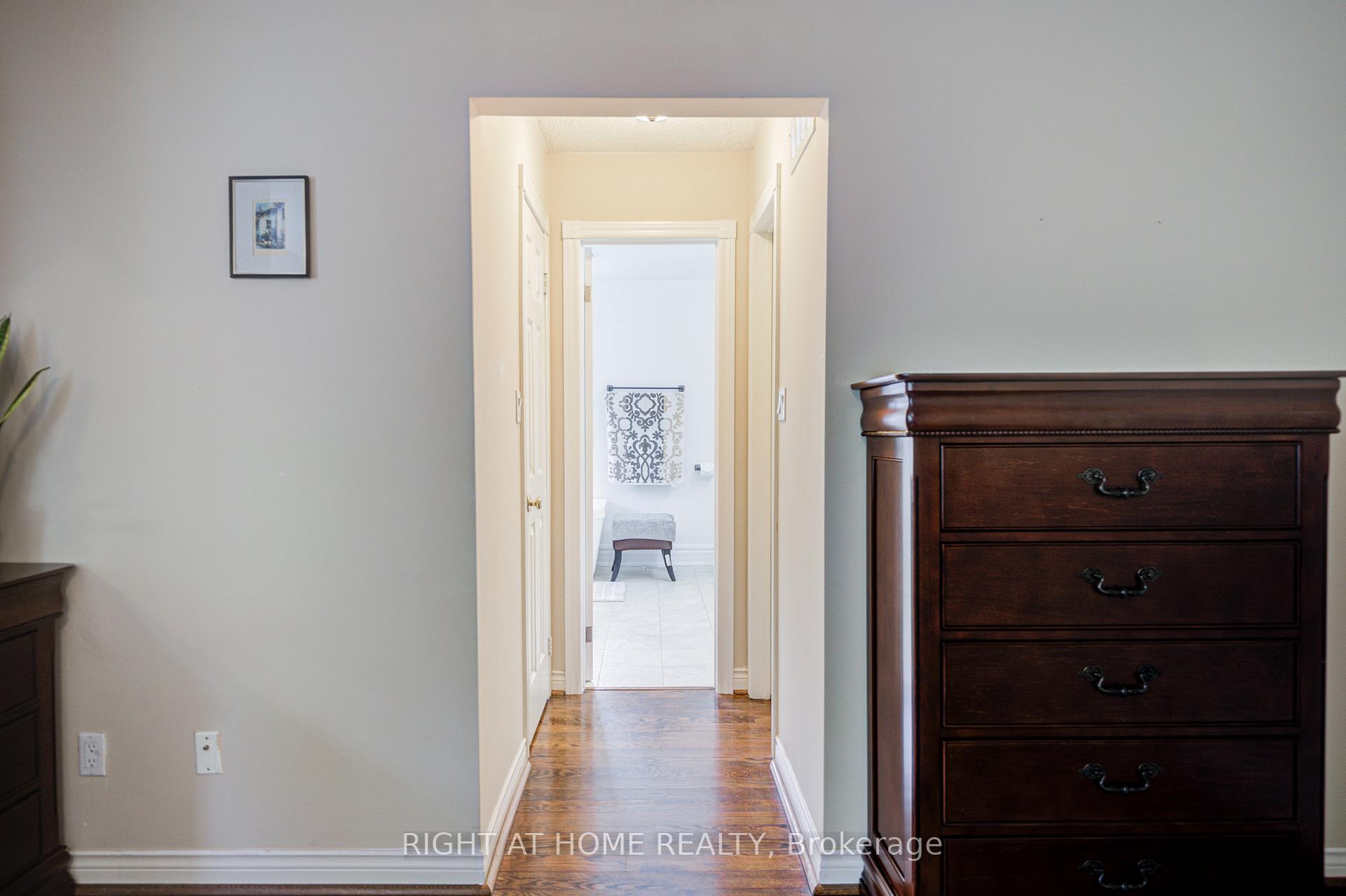 Photo 30 of 128 Carlyle Crescent, Aurora, Aurora Highlands — HOMEH
